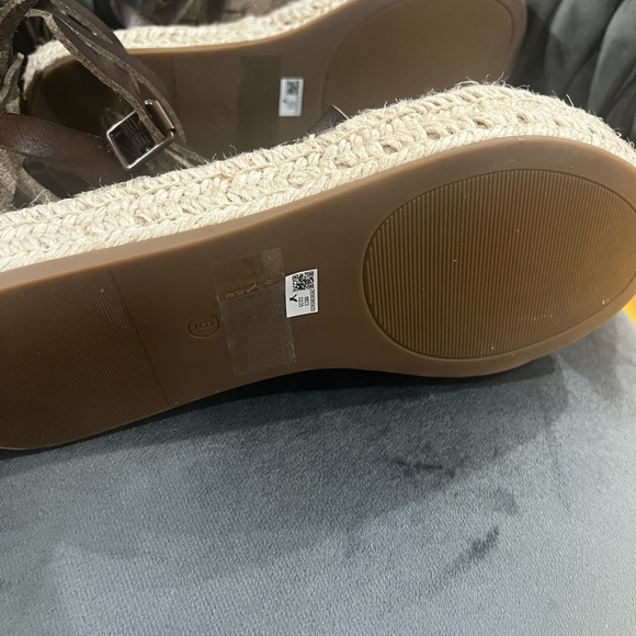 *NWOT* American Eagle Outfitters Dark Brown Espadrille Sandals - Picture 2 of 3